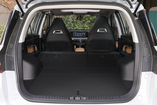 吉利新款SUV，8.69万起售，1.5T爆181马力，油耗6.85L，豪越PRO图3