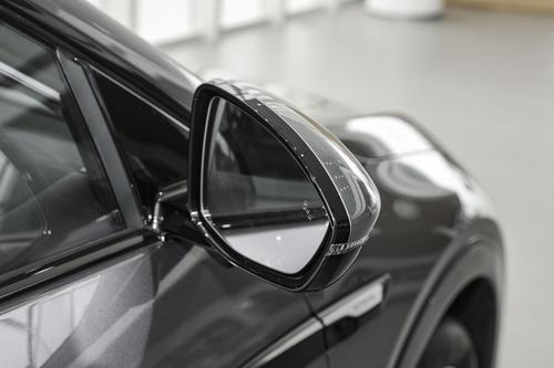 搭载AI拟人系统，轴距2890mm，零百加速6.6秒，这台SUV总体还不错