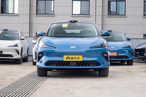 国产高端纯电SUV，配激光雷达+智驾，续航701km，带劲吗？