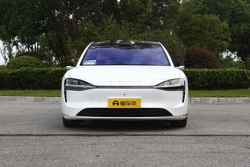 解读享界S9，3.9秒可破百，配800V快充+高阶智驾，值得选择吗？