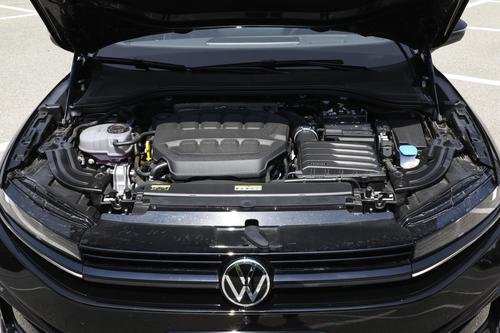 迈腾2024款380TSI至尊版：2.0T动力+8155芯片，值得入手！