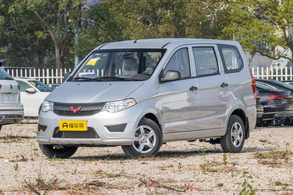 五菱宏光 2021款 改款 1.5L S手动基本型封窗车 液压助力能源类型_基本信息图