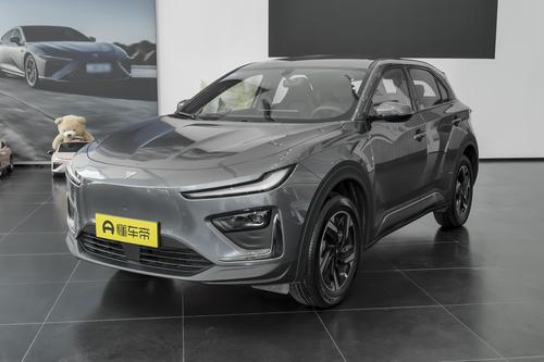 家用SUV性价比之选，续航501km支持快充，空间大又舒适，哪吒X