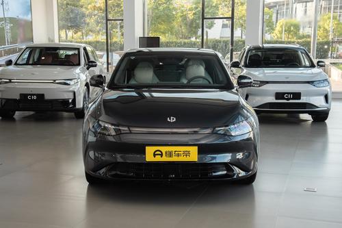 零跑C01：定位中大型车，纯电续航525km，值得买吗？