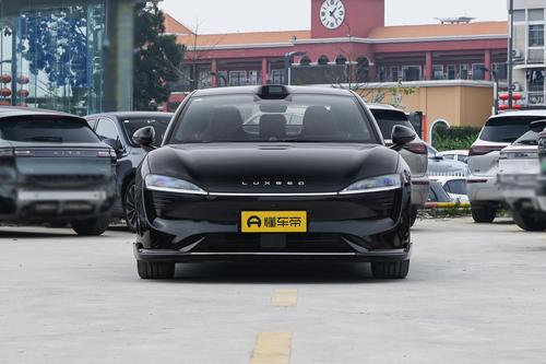 2950mm轴距，5.4秒破百，705km续航，好看又好开，智界S7值得一看