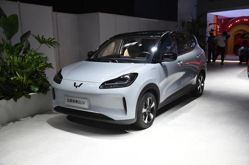 售9.88万，纯电续航510公里，体验五菱缤果SUV