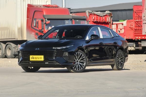 奔腾B70 2025款 龙腾版 1.5T 黑骑士厂商_基本信息图