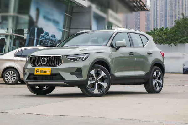 沃尔沃XC40 2025款 B4 四驱智远豪华版厂商_基本信息图