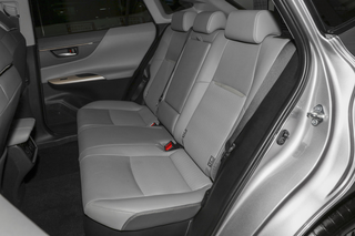 定位中型SUV，配2.5L+E-CVT，百公里油耗4.5L，体验广汽丰田威飒图6