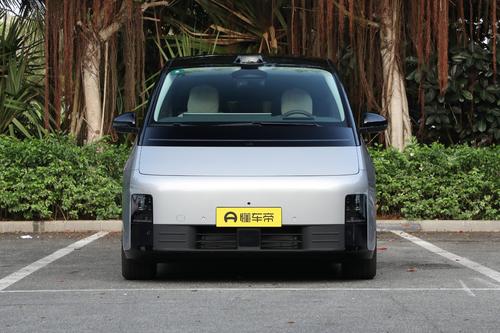 理想MEGA正式上市，车长超五米，加速仅需5.5秒，售价55.98万