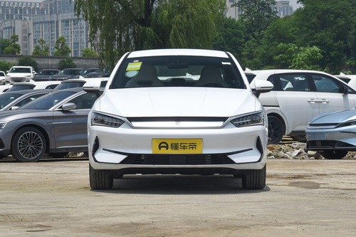 秦PLUS EV冠军版 420KM 领先型 纯电动 136马力 续航420KM 售价12.98万
