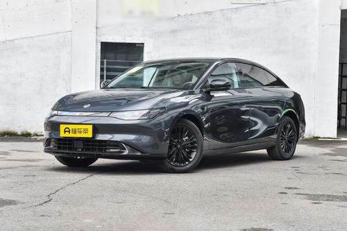 零跑C01增程版：大电池带来的续航优势，适合北方冬季用车