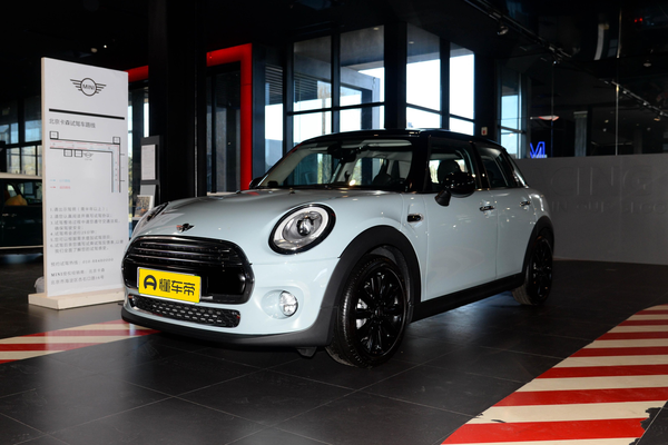 MINI 2017款 1.5T COOPER 冰蓝色限量版 五门版厂商_基本信息图