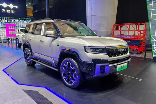 比亚迪新硬派越野来袭，搭载华为ADS3.0，云辇P加持，香吗？