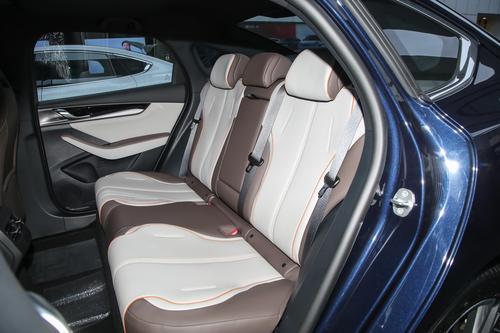 一个月走量27431台！油耗3.8L+7.3s破百，大厂出品，主打经济舒适