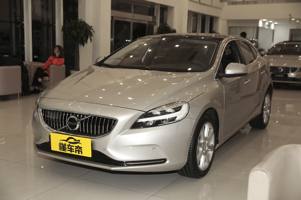 沃尔沃V40 2018款 T3 智雅版NEDC综合油耗(L/100km)_基本信息图