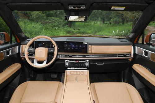 2.0T+8AT+四驱，2+2+2座椅布局，这款中型SUV家用合适吗？