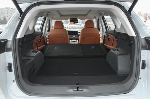 配1.5T插混，定位中型SUV，配置丰富，捷途山海L7表现如何？