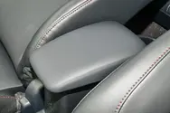 前排中央扶手