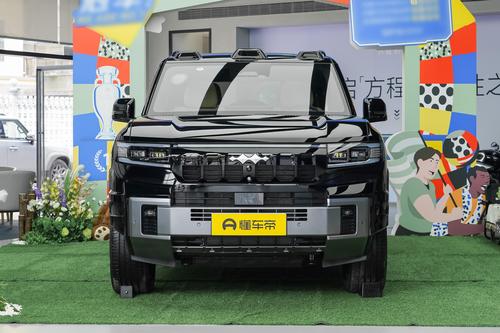 配2.0T插混四驱，4.8秒破百，还配华为智驾，这款硬派SUV香吗？