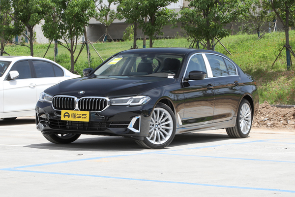 宝马5系 2022款 二次改款 530Li 尊享型 豪华套装NEDC综合油耗(L/100km)_基本信息图