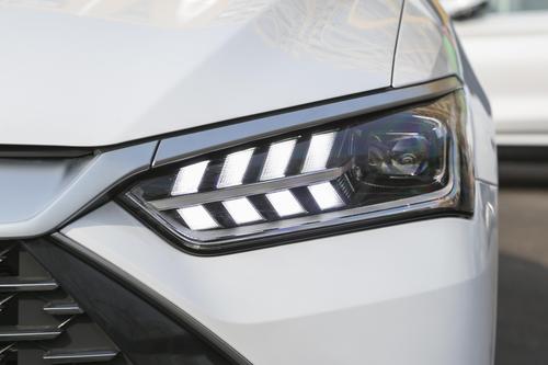 十连冠家轿秦PLUS DM -i，限时万元优惠，售价8.98万起，适合家用？