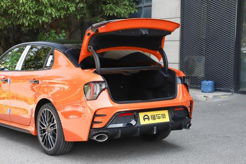 吉利上硬菜！254马力，6秒级加速，Infinity音响，降到14.98万！