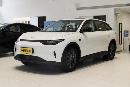 零跑C11：优惠后13.98万起，配骁龙8295芯片，值得入手吗？