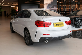 宝马入门级轿车，降幅8.79万，配三缸发动机，你会为了品牌选择吗图5