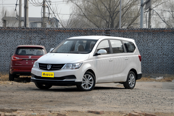 宝骏730 2016款 改款 1.5L 手动标准型 7座 国V厂商_基本信息图