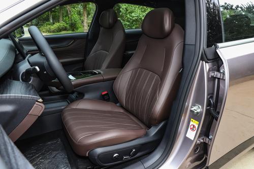 15.99万，定位C级车，纯电续航710km，配置丰富，实拍长安启源A07