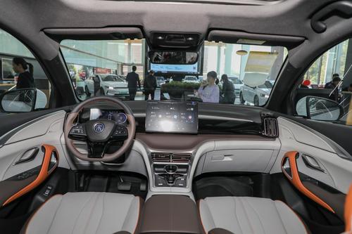 售价15.28万 比亚迪宋Pro 2022款DM-i 51km尊荣型整体表现如何