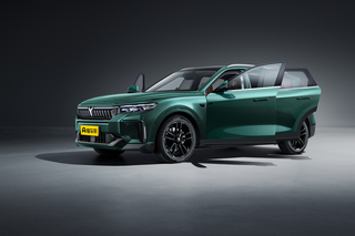 轴距2米96，配双电机增程+空悬，大厂出品，这大五座SUV带劲不图3