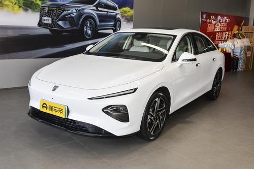 标配后驱+多连杆独悬，14.98万起售，定位中型车，解读荣威D7 EV