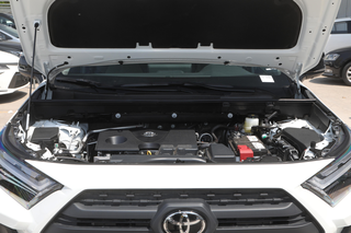 丰田加入价格战，紧凑级SUV降价4.8万，喝92油，好开耐用，香吗图11