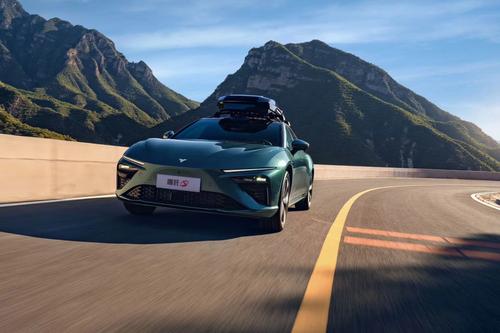 预计最快8月底上市，哪吒S猎装车官图发布，增程/纯电两种动力