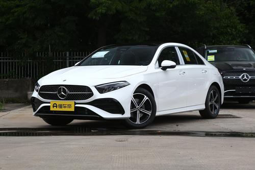 新车｜25.13万元起/配置调整，新款北京奔驰A级上市，搭1.3T动力