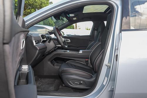 8.98万元起售，五座纯电SUV，配置丰富，带你看新哪吒X