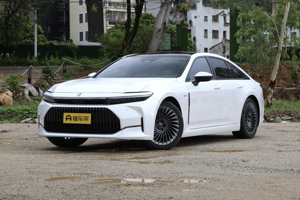 皇冠(进口) 2024款 Sedan 2.5L HEV 至尊版厂商_基本信息图