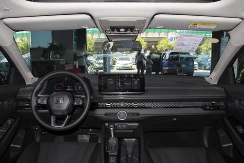 预算15万左右，轴距2830mm，搭1.5T动力，油耗低，解读2025款雅阁