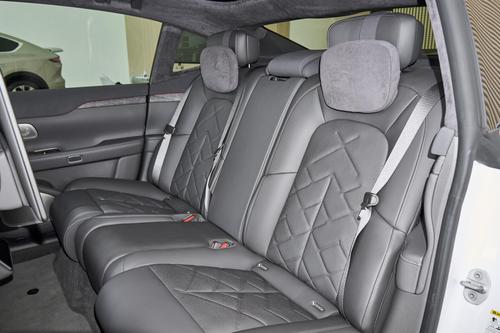 轴距超3米，配空气悬挂+双电机四驱，还有换电服务，来看蔚来ET7