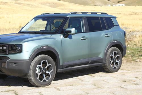 奇瑞全新SUV，配1.5T插混，轴距2810mm，方盒子造型，可选拖车钩