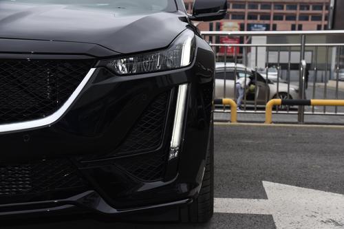 2023款凯迪拉克CT5，配置升级，颜值不输奔驰宝马，香吗？