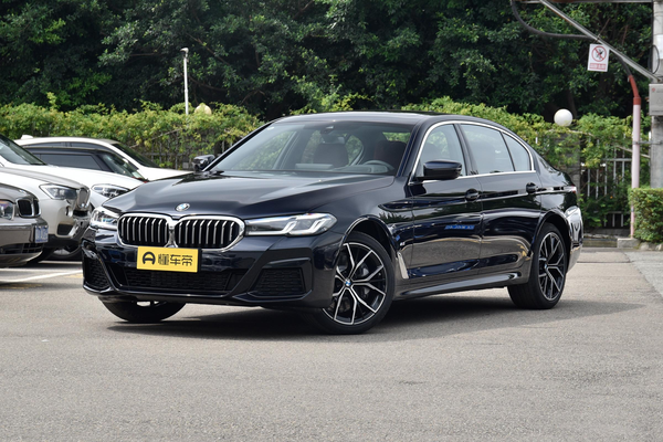 宝马5系 2022款 530Li 尊享型 M运动套装驻车雷达_辅助/操控配置图