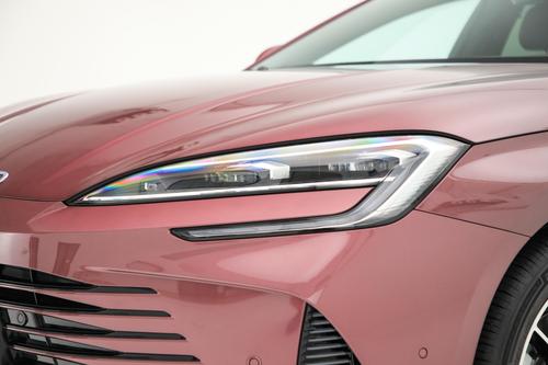 比亚迪海豹DM-i来了，17.68万元起，入门级车型值得入手吗？