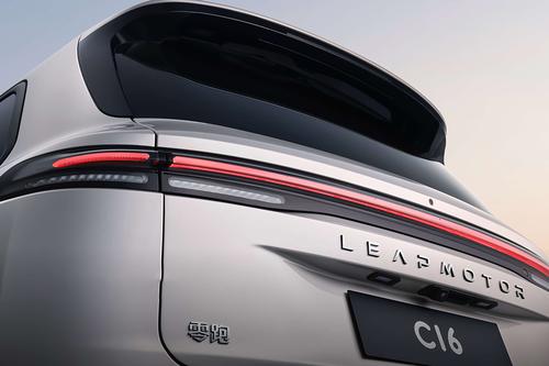 零跑终于猛一次，全新六座中大型SUV零跑C16，15.58万元起售