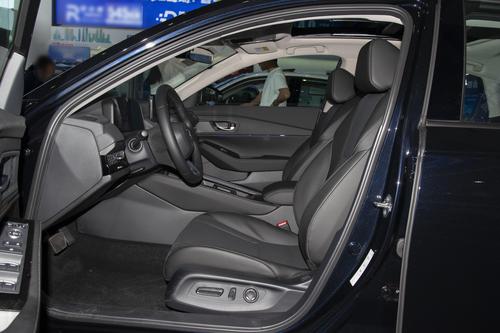 2025款雅阁解析：搭1.5T动力，空间大，值得购买吗？