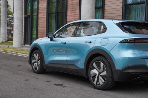 深蓝又上硬菜！综合续航1234km，馈电油耗5.05L，14.99万挺香