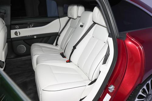 买豪车还在看“56E”？这车搭华为智驾+空气悬挂，关键还是国产造