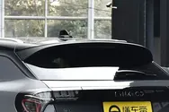 运动尾翼